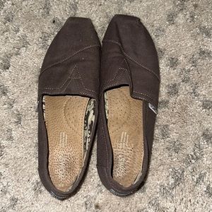 Toms slip ons